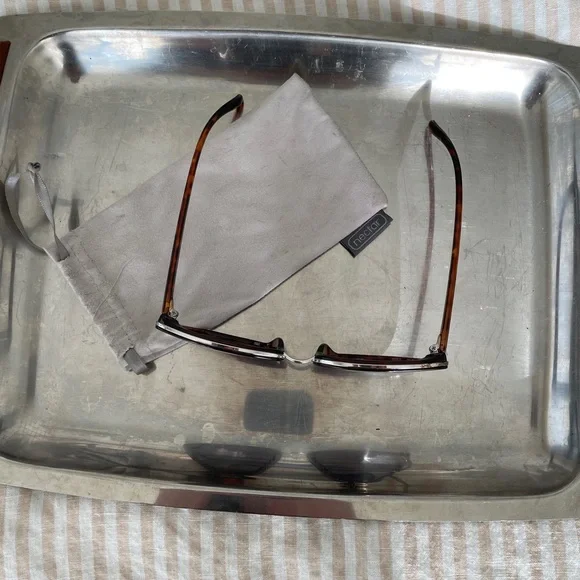 Cat Eye Sunglasses - Picture 3 of 4